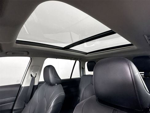 Used 2025 Toyota Grand Highlander FWD image 6
