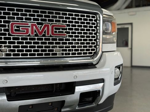 Used 2015 GMC Sierra 2500 Denali w/ Duramax Plus Package image 11