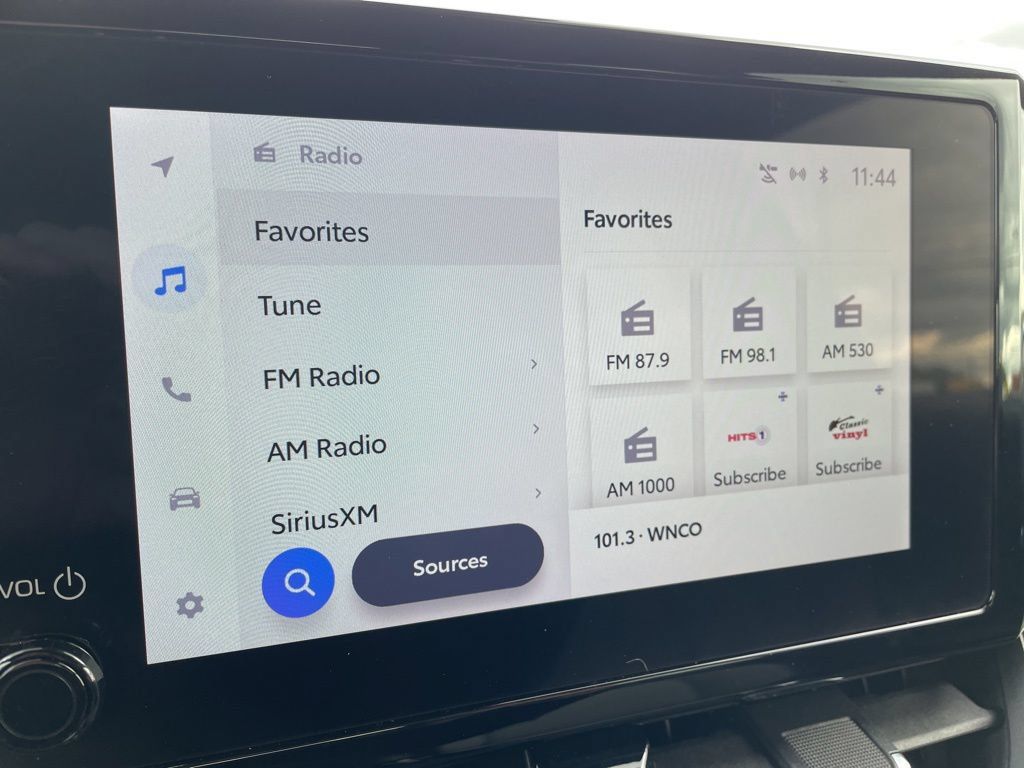 Used 2025 Toyota Corolla XSE FWD image 15