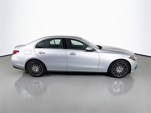 Used 2025 Mercedes-Benz C 300 4MATIC Sedan image 32