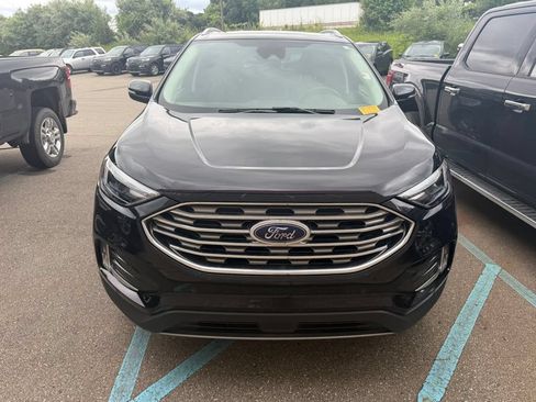 Used 2023 Ford Edge Titanium w/ Class II Trailer Tow Package AWD/4WD image 2