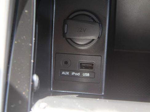 Used 2013 Hyundai Elantra GLS w/ Preferred Pkg FWD image 32