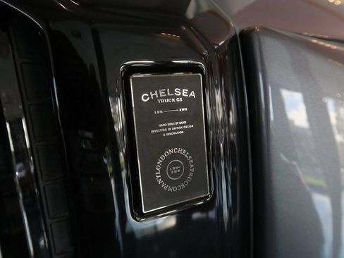Used 2024 Land Rover Defender 110 X-Dynamic SE AWD/4WD image 40
