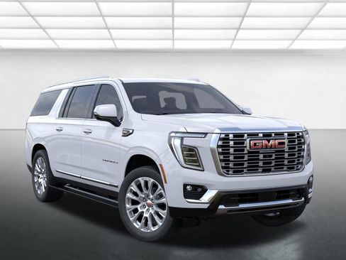 New 2026 GMC Yukon XL Denali w/ Denali Reserve Package AWD/4WD image 8