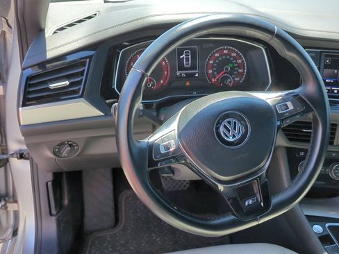 Used 2020 Volkswagen Jetta R-Line image 17