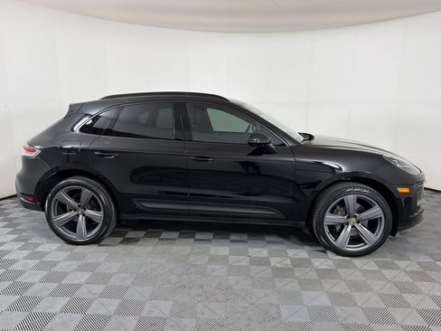 Certified 2024 Porsche Macan AWD/4WD image 9