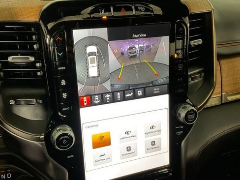 Used 2024 RAM 1500 Limited AWD/4WD image 9