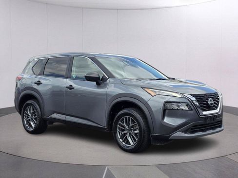 Used 2023 Nissan Rogue S FWD image 3