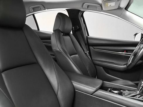 Used 2019 MAZDA MAZDA3 Sedan w/ Select Package FWD image 4