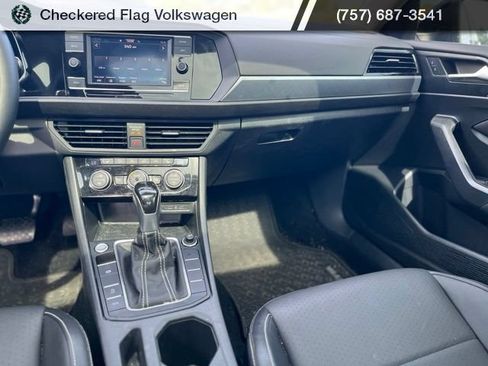 Used 2022 Volkswagen Jetta SE FWD image 31