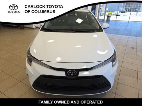 Used 2025 Toyota Corolla LE FWD image 4