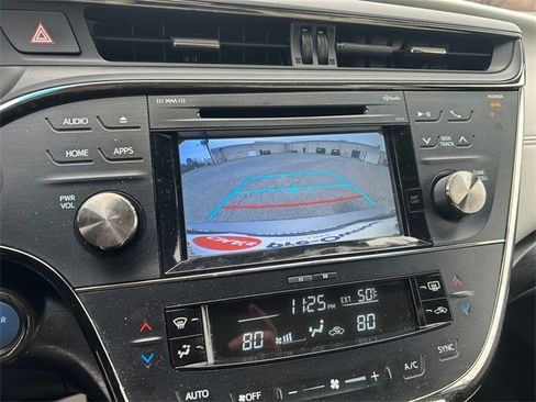 Used 2016 Toyota Avalon Limited image 18