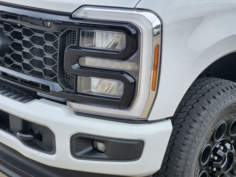 New 2026 Ford F250 Lariat w/ Black Appearance Package AWD/4WD image 10