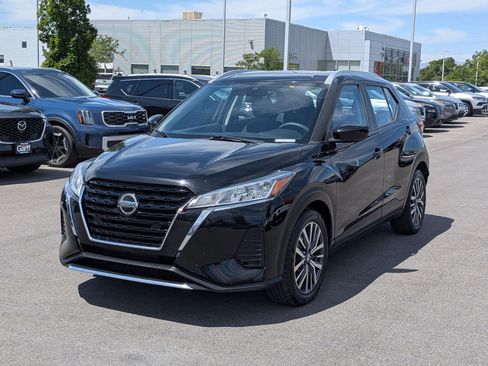 Used 2021 Nissan Kicks SV FWD image 9