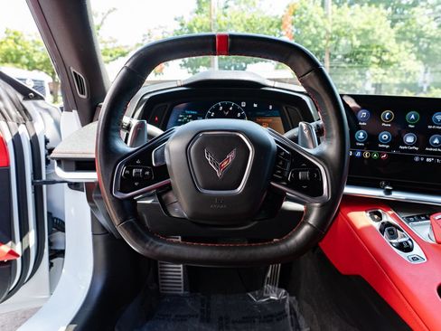 Used 2022 Chevrolet Corvette Stingray Preferred Cpe w/ Z51 Performance Package RWD image 9