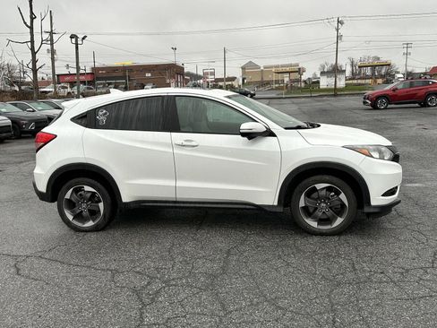 Used 2018 Honda HR-V EX image 9