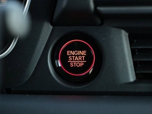 New 2025 Honda Pilot Touring image 38