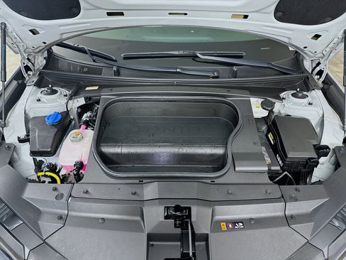 Used 2024 Hyundai Ioniq 6 SE RWD image 33