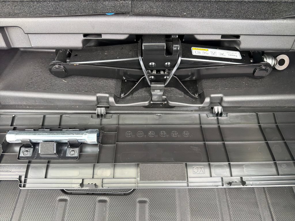 Used 2023 Subaru Ascent Limited AWD/4WD image 38