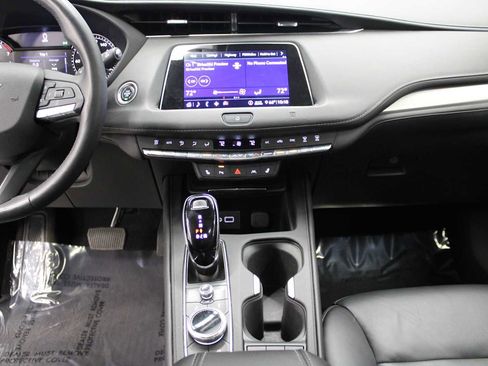 Used 2020 Cadillac XT4 Premium Luxury w/ Cold Weather Package image 25