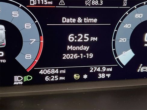 Used 2023 Audi Q3 2.0T Premium image 13