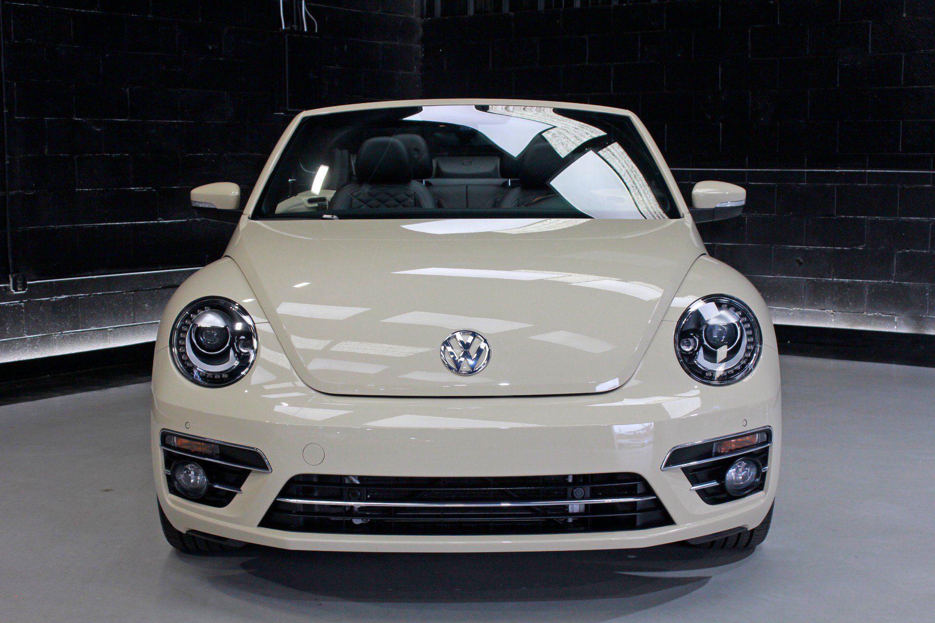 Used 2019 Volkswagen Beetle 2.0T S FWD image 11