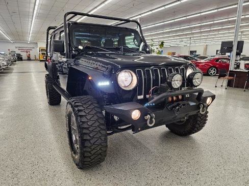 Used 2020 Jeep Wrangler Unlimited Sahara image 3