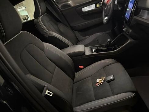 Used 2023 Volvo C40 P8 Recharge Ultimate image 6