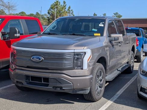 Certified 2023 Ford F150 Lightning Lariat w/ Equipment Group 511A High image 3