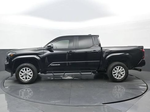 Used 2024 Toyota Tacoma SR5 AWD/4WD image 7