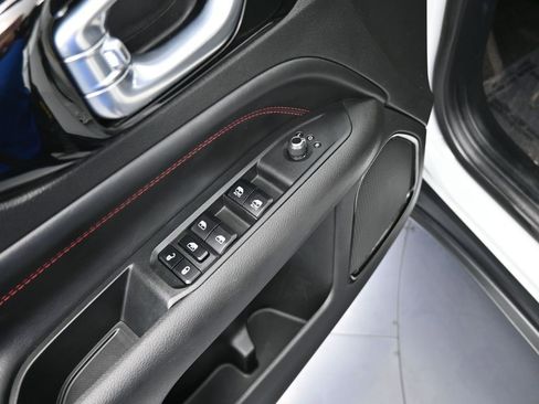 Used 2023 Jeep Compass Trailhawk image 13