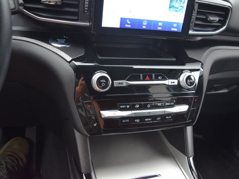 Used 2023 Ford Explorer ST-Line AWD/4WD image 15