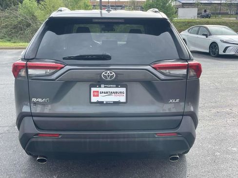 Used 2020 Toyota RAV4 XLE FWD image 5