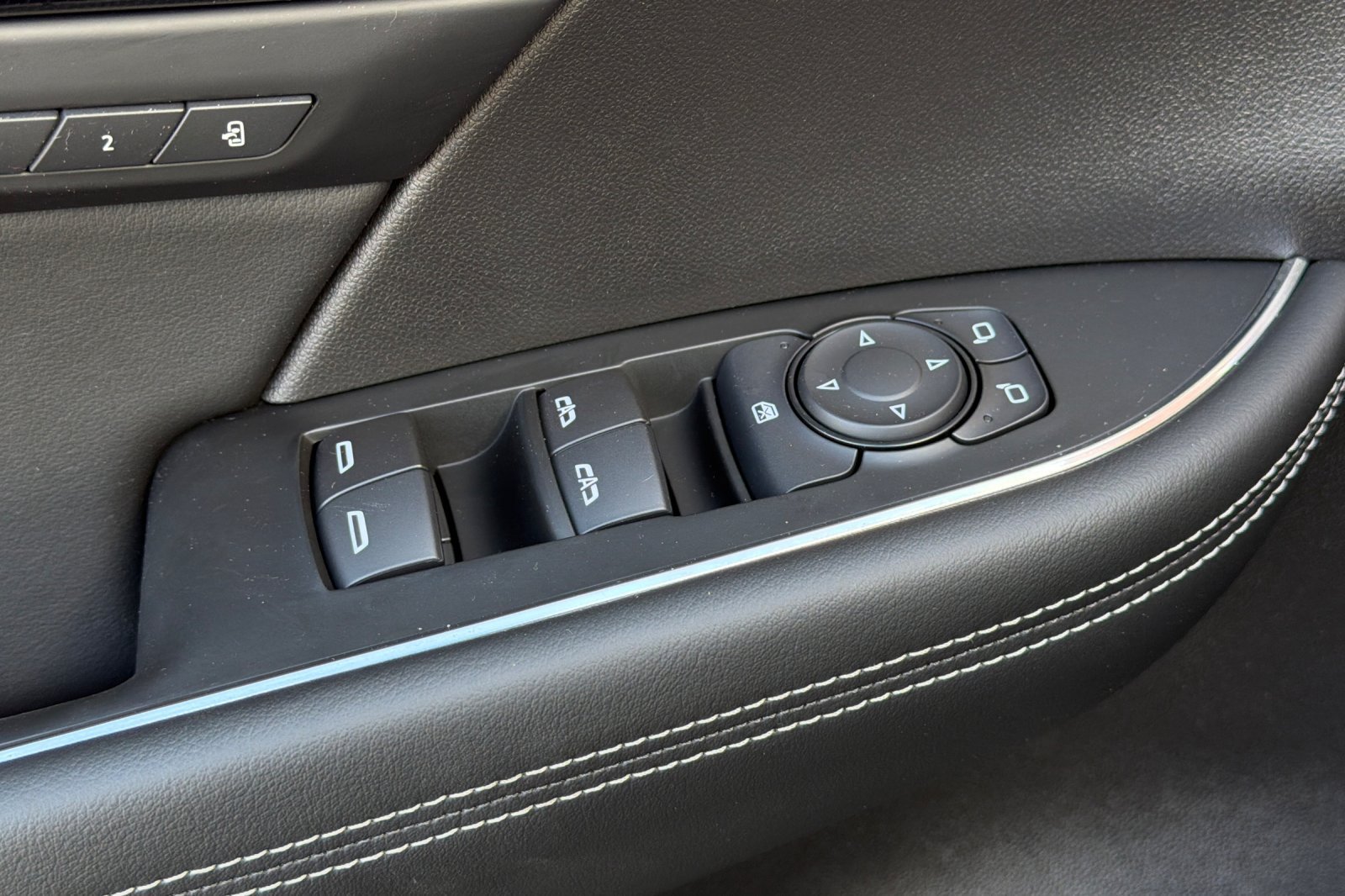 Used 2022 Buick Envision Essence w/ Technology Package II AWD/4WD image 11