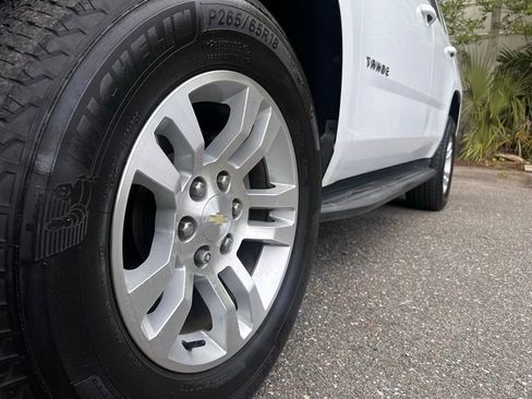 Used 2019 Chevrolet Tahoe LT w/ Luxury Package RWD image 2