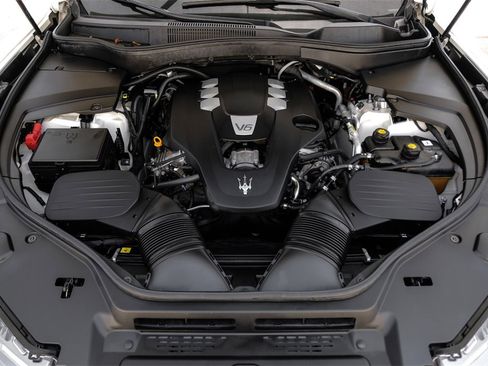 Used 2019 Maserati Levante Base image 57