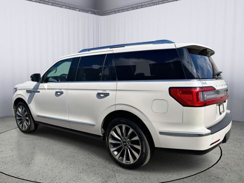 Used 2018 Lincoln Navigator Select AWD/4WD image 10