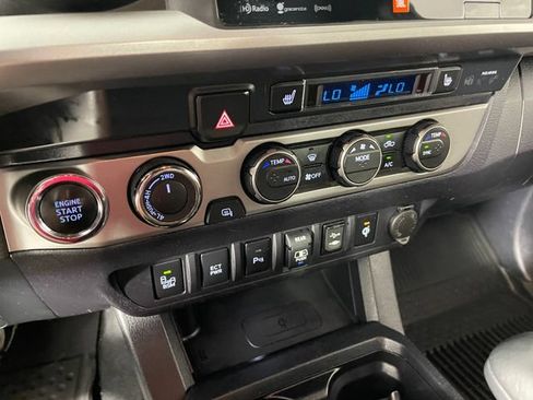 Used 2019 Toyota Tacoma Limited AWD/4WD image 8