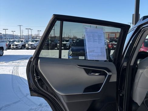 Used 2023 Toyota RAV4 Limited image 27