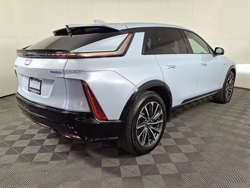 Used 2025 Cadillac Lyriq Sport image 10