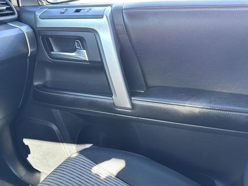 Used 2015 Toyota 4Runner SR5 Premium image 24