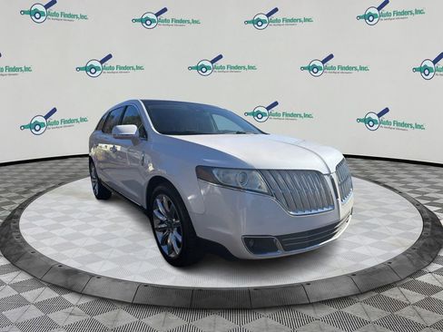 Used 2010 Lincoln MKT 2WD image 1