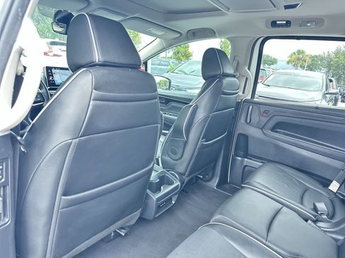 Used 2025 Honda Odyssey Elite image 14
