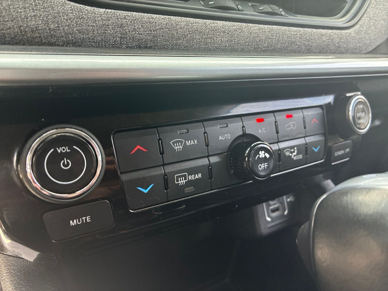 Used 2022 Jeep Compass Latitude w/ Convenience Group FWD image 22