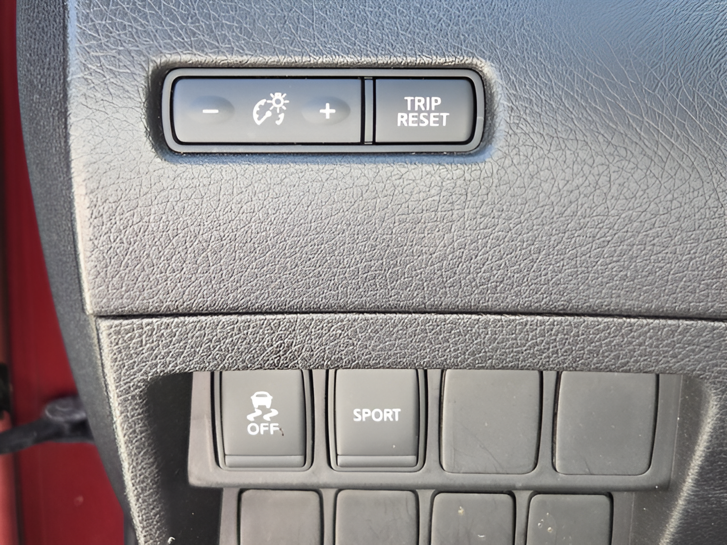 Used 2014 Nissan Rogue S FWD image 22