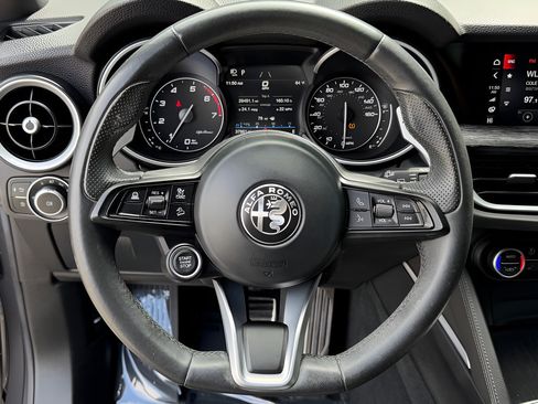 Used 2022 Alfa Romeo Stelvio Sprint RWD image 35