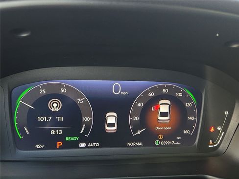 Used 2023 Honda Accord Touring image 3