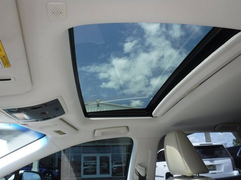 Used 2019 Lexus RX 350L Luxury w/ Accessory Package image 17