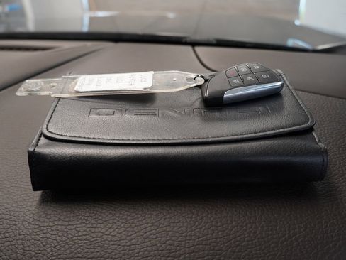 Used 2021 GMC Yukon XL Denali w/ Denali Premium Package image 46