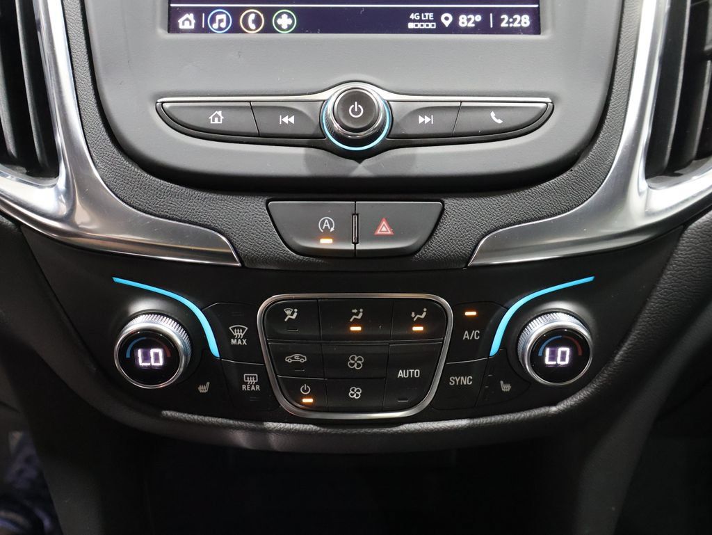 Used 2024 Chevrolet Equinox LT w/ LPO, Floor Liner Package FWD image 31